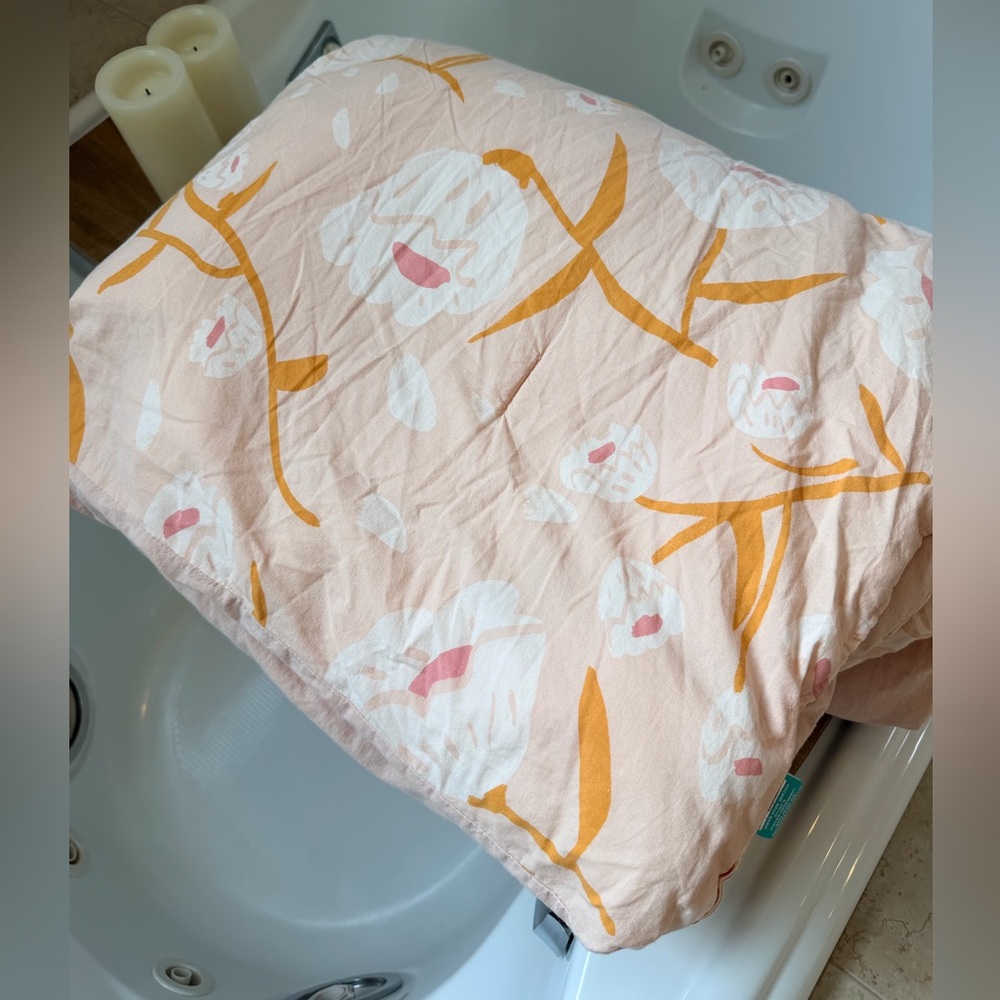 Twin size comforter with 1 standard sham pillow fort - Picture 3 of 5